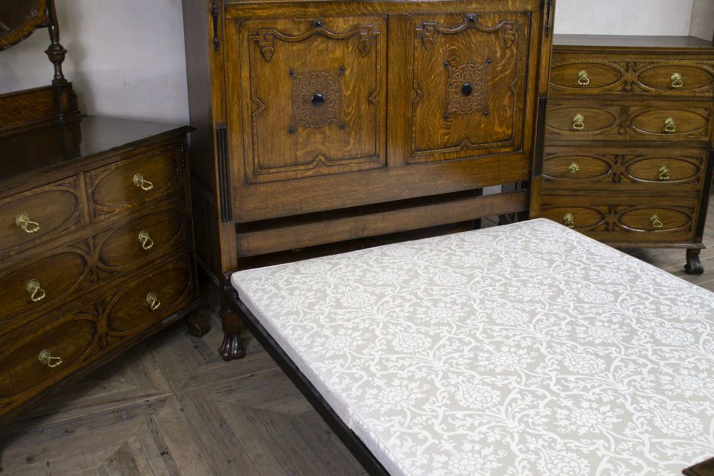1920s Jacobean Revival Oak Bedroom Suite - Image 10