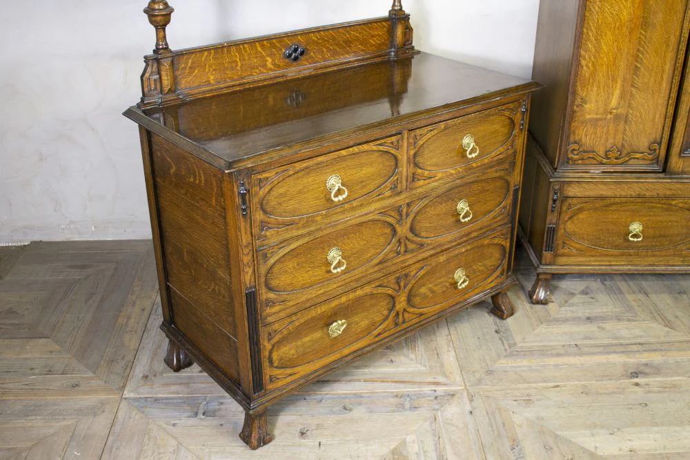 1920s Jacobean Revival Oak Bedroom Suite - Image 11