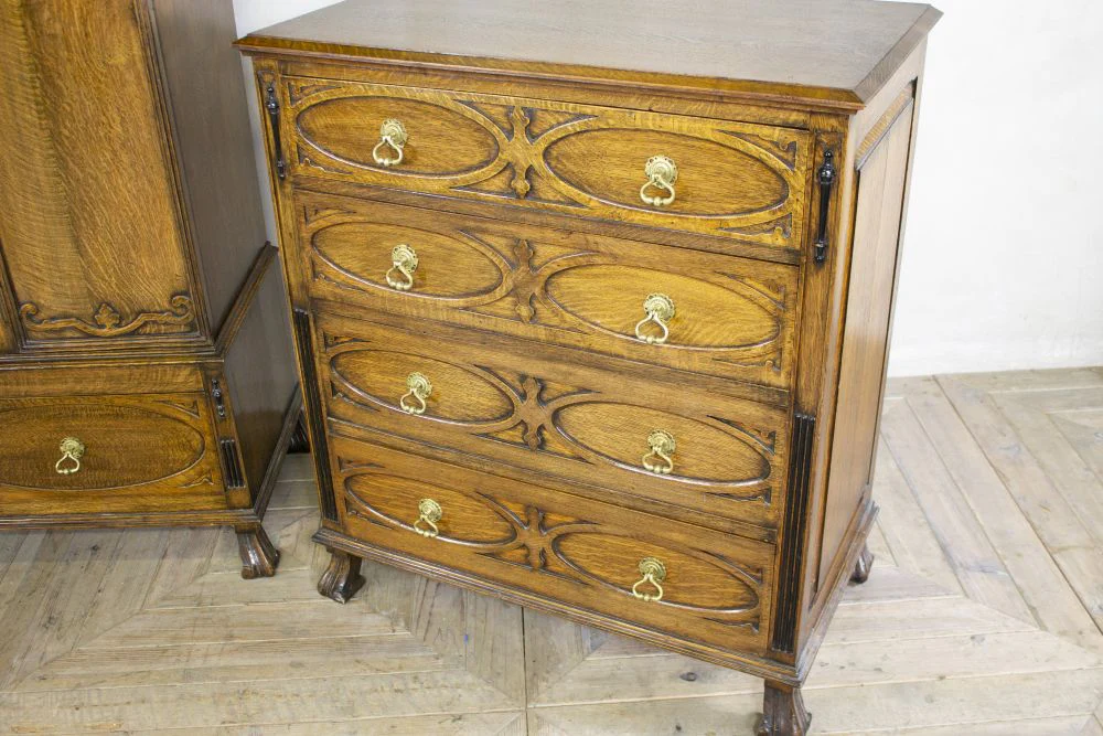 1920s Jacobean Revival Oak Bedroom Suite - Image 13