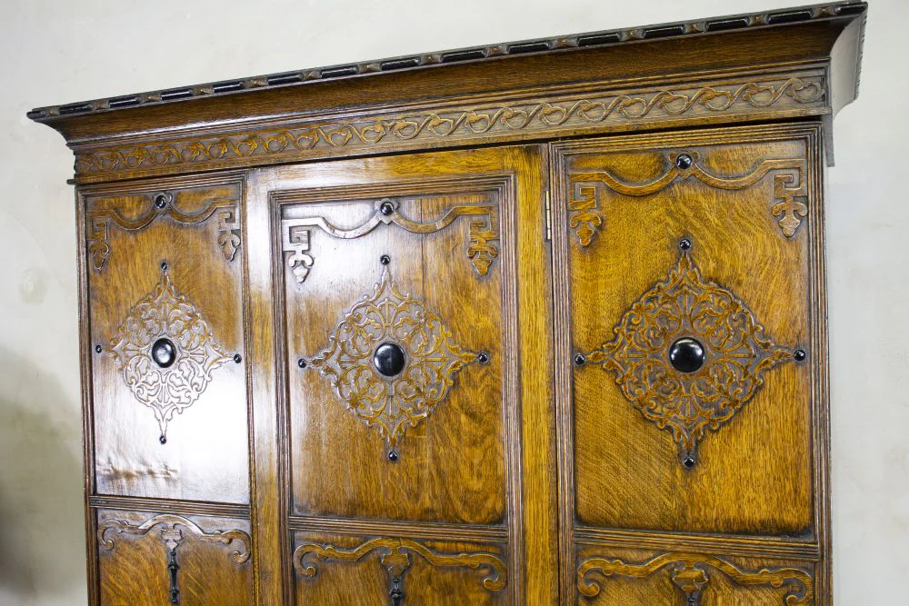 1920s Jacobean Revival Oak Bedroom Suite - Image 14