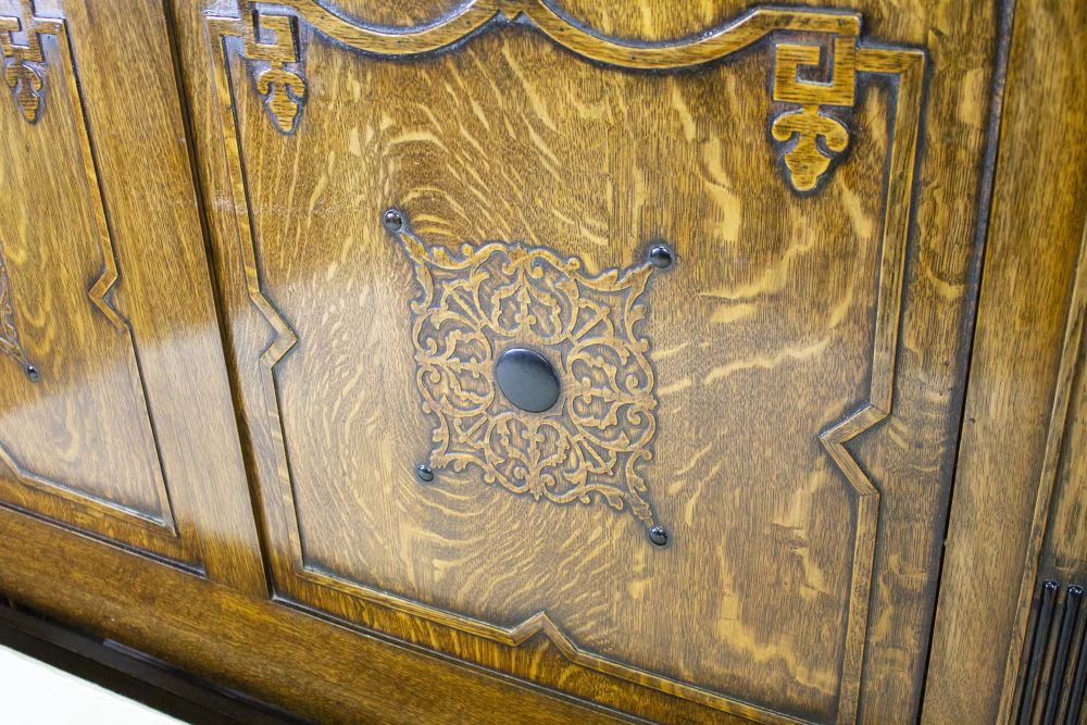 1920s Jacobean Revival Oak Bedroom Suite - Image 7