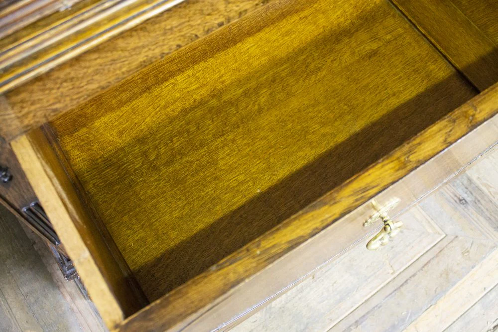 1920s Jacobean Revival Oak Bedroom Suite - Image 8