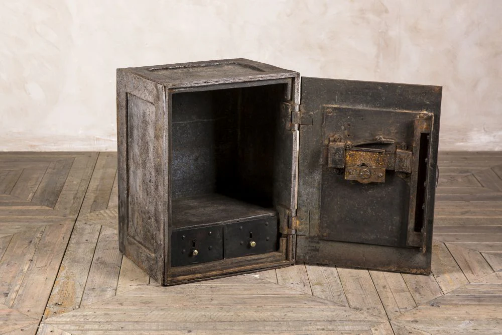 Antique Cast Iron Safe - Image 3
