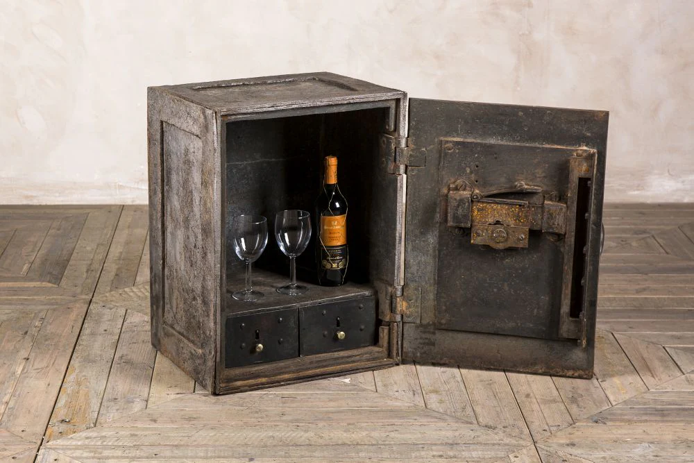 Antique Cast Iron Safe - Image 4