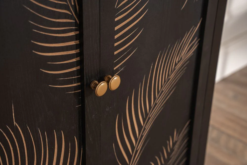 Arizona Small Cupboard with Leaf Design - Image 9