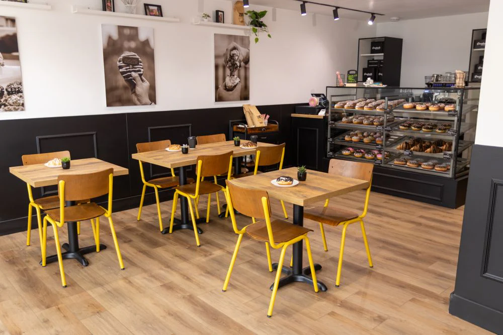 Ashford Square Country Oak Top Cafe Table - Image 27