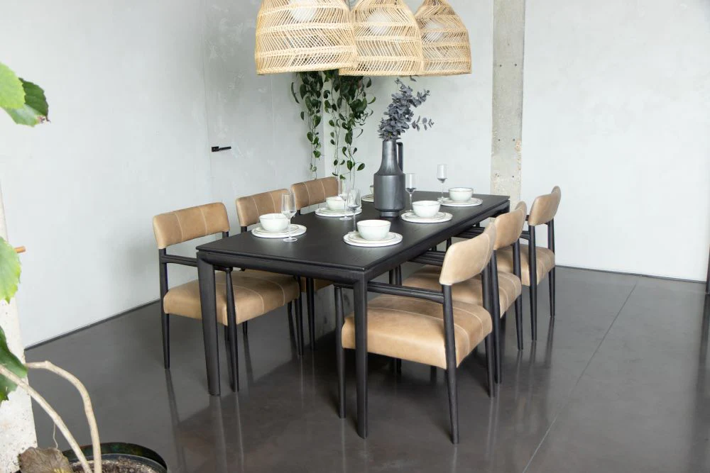 Baltimore Dining Table - Image 3