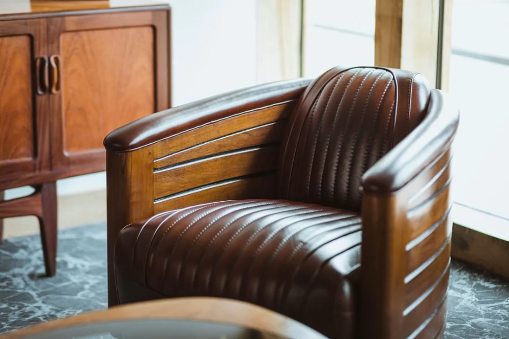 Belfast Leather Swivel Chair - Image 18
