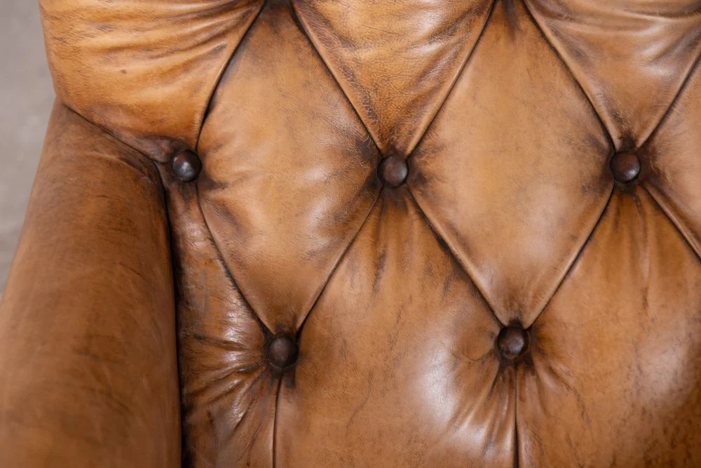 Westminster Buttoned Leather Armchair - Image 5