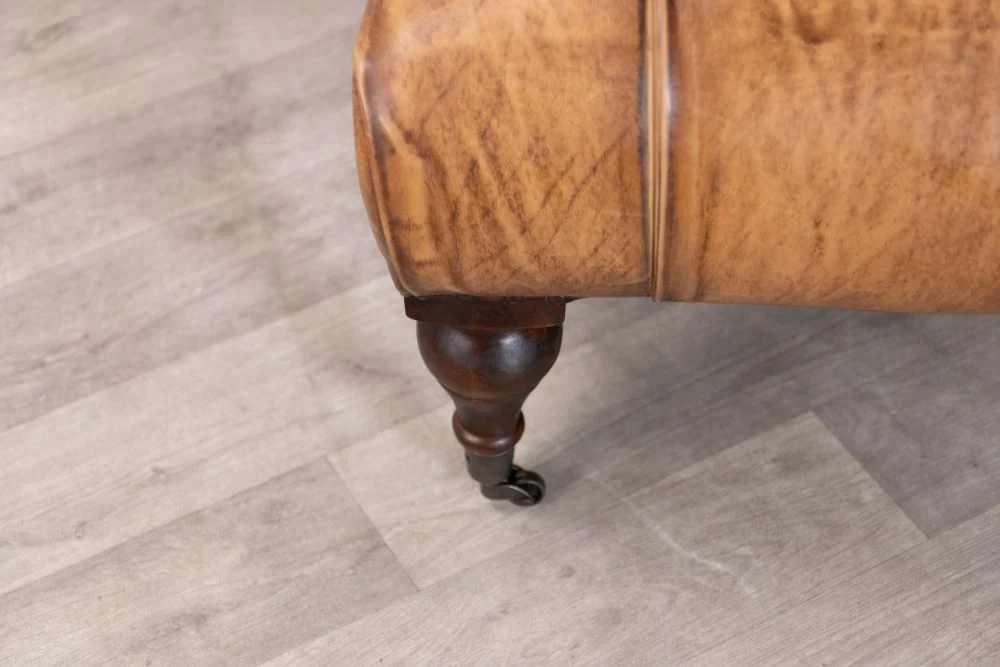 Westminster Buttoned Leather Armchair - Image 7