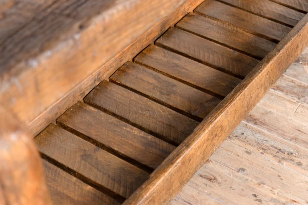 Victorian Carpenters Workbench With Leg Vice - Image 7