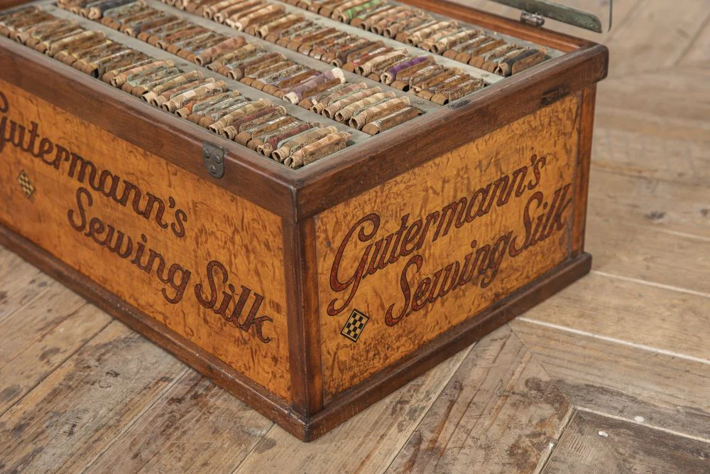 Gütermann's Sewing Silk Box - Image 3