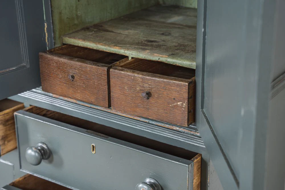 Georgian Pine and Oak Housekeepers Cupboard - Image 5
