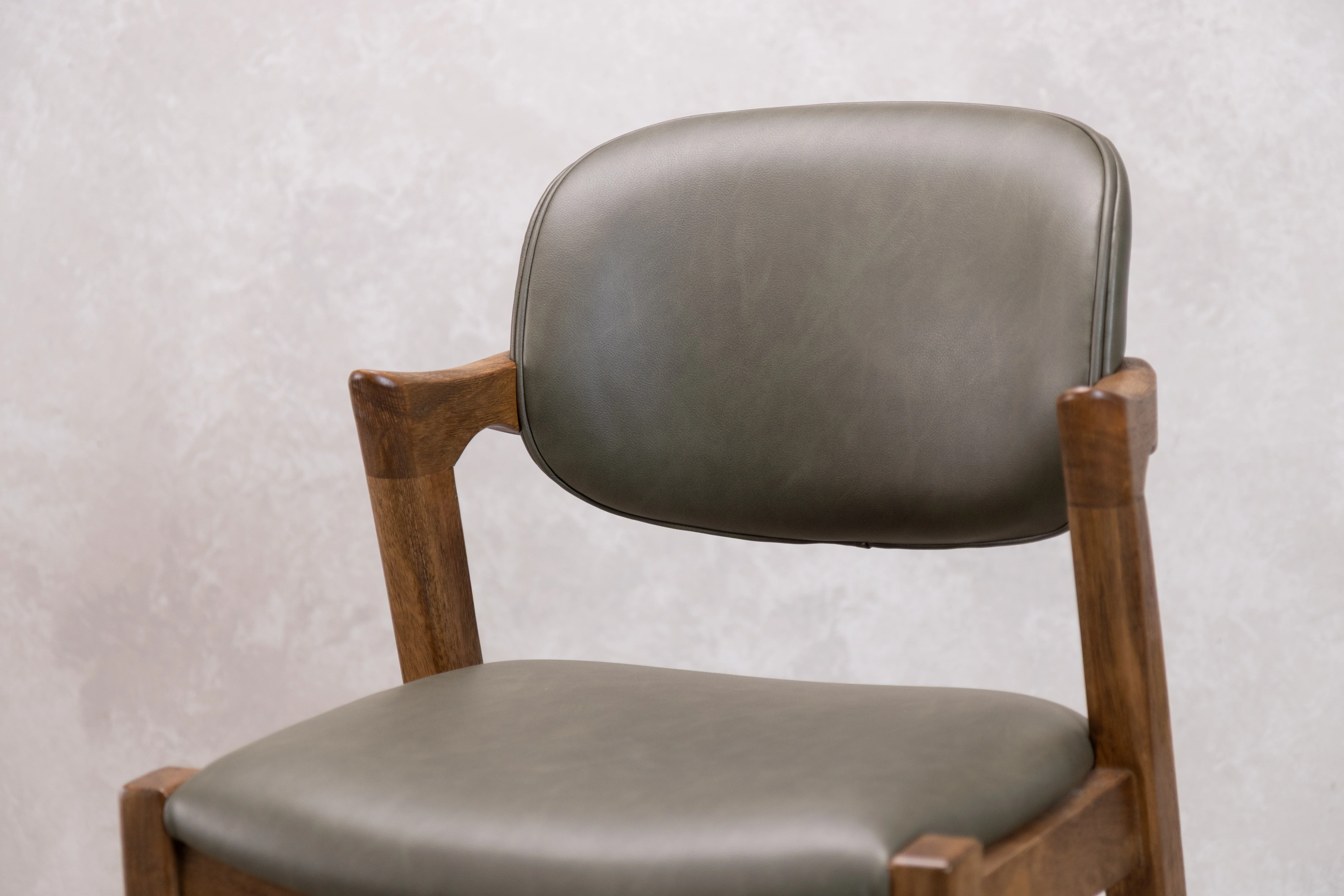 Hampton PU Leather Bar Stool Range - Image 6
