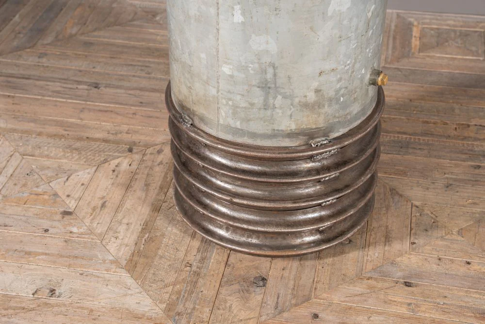Industrial Riveted Pressure Gauge Table - Image 6