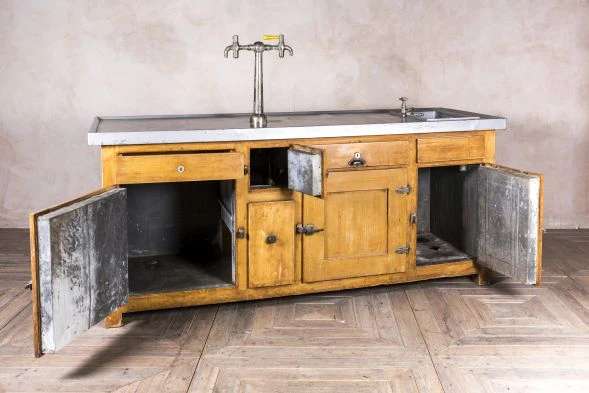 Kitchen Island Bar with Beer Taps - Image 2