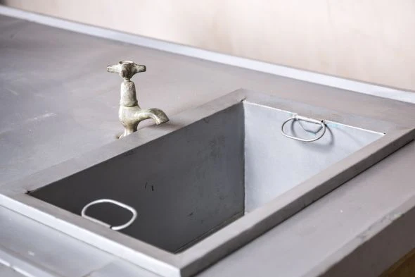 Kitchen Island Bar with Beer Taps - Image 8