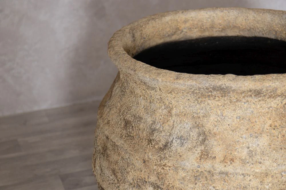 Large Concrete Pot - Image 4
