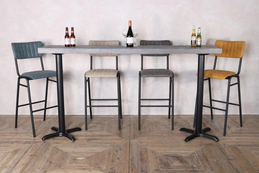 Memphis Poseur Table