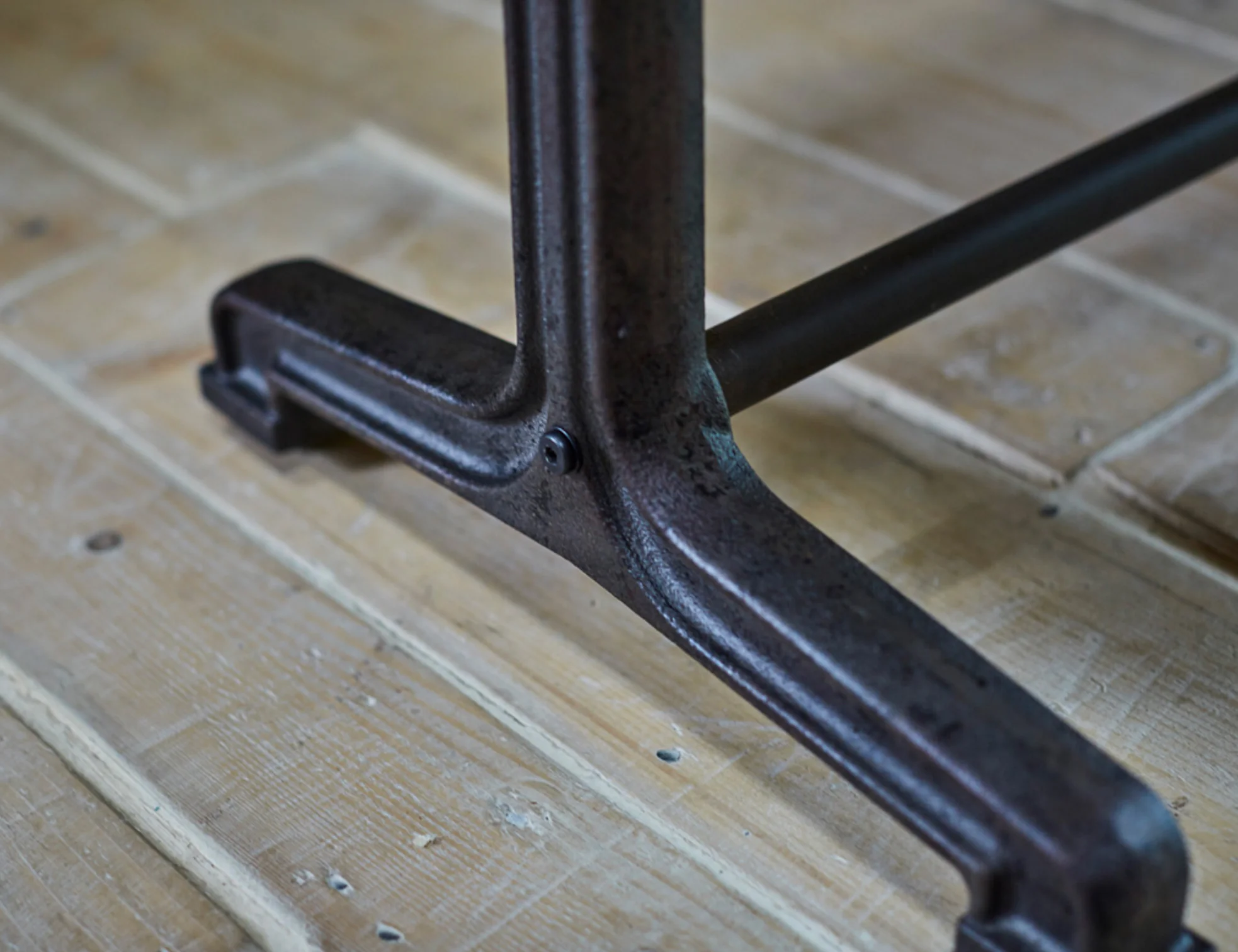 Oak Foresters Dining Table - Image 2