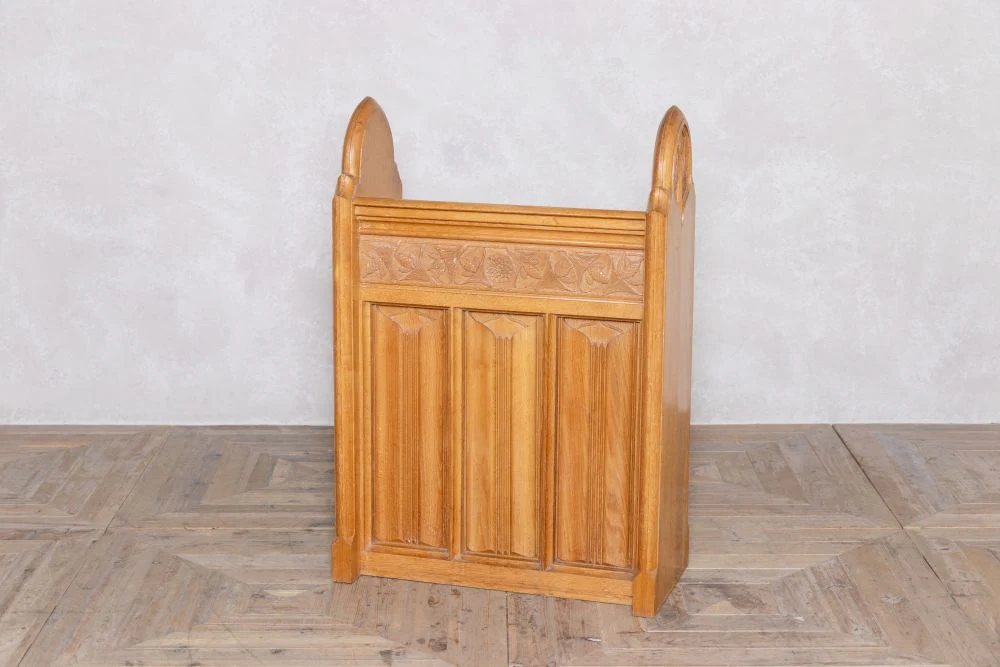 Solid English Oak Front of House Lectern Stand - Image 5