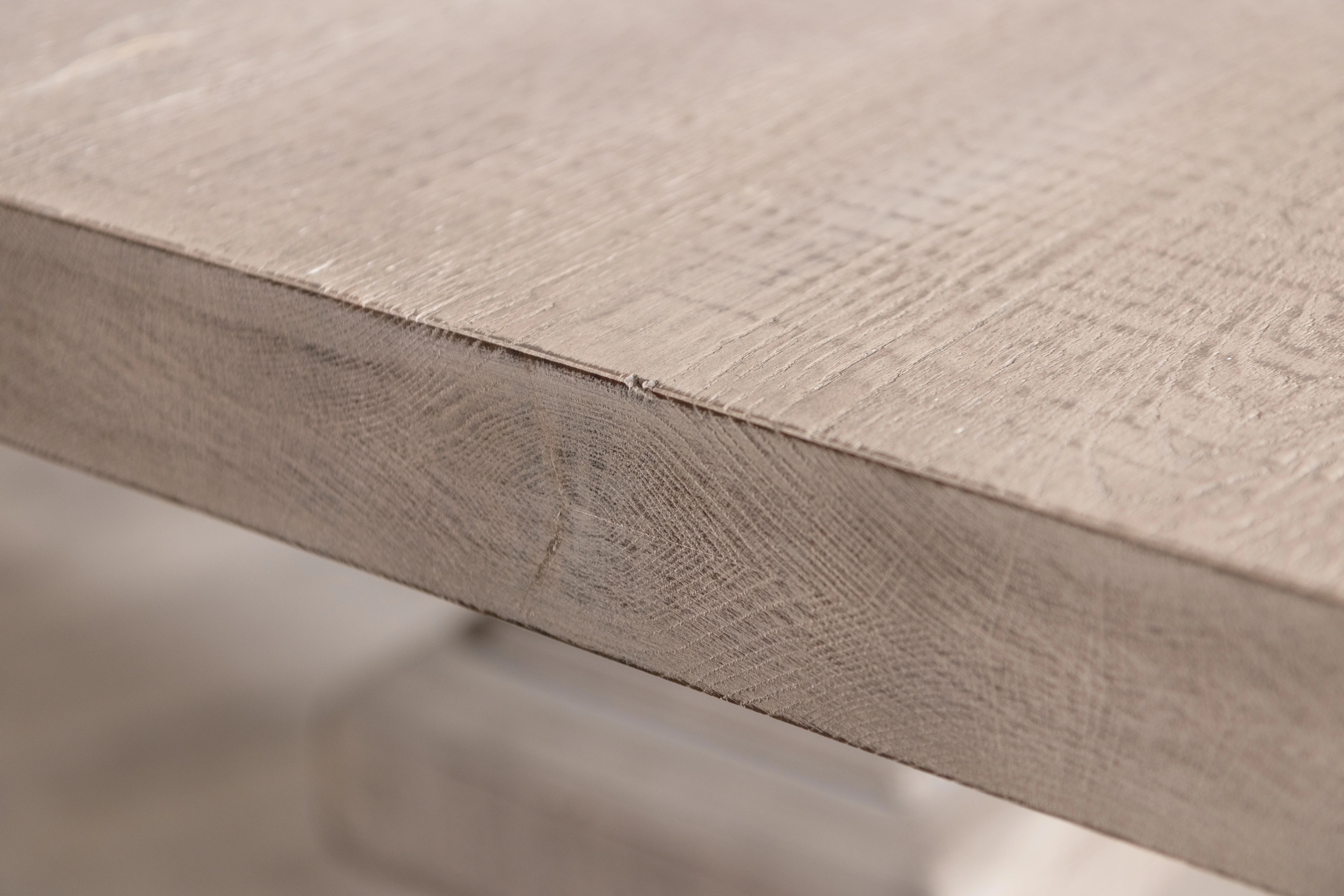 Tavistock Oak Dining Table - SECONDS ITEM - Image 11
