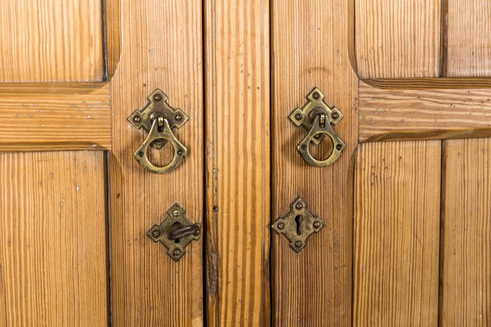 Victorian Pine Housekeepers Cupboard - Image 4