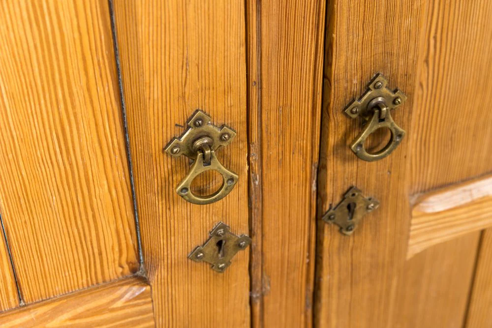 Victorian Pine Housekeepers Cupboard - Image 5