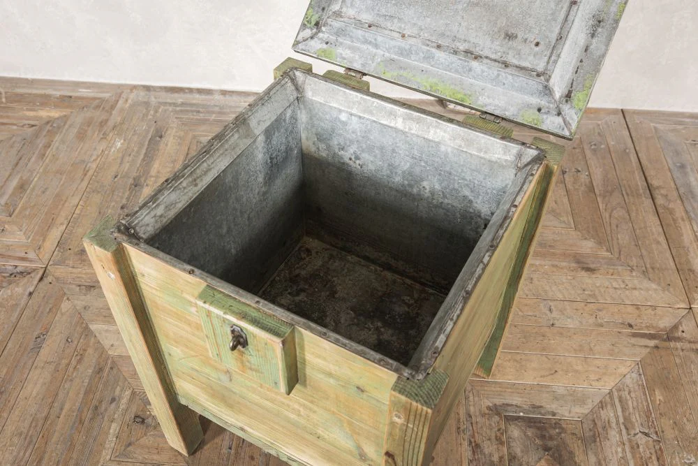 Vintage Ice Box Beer Cooler - Image 5
