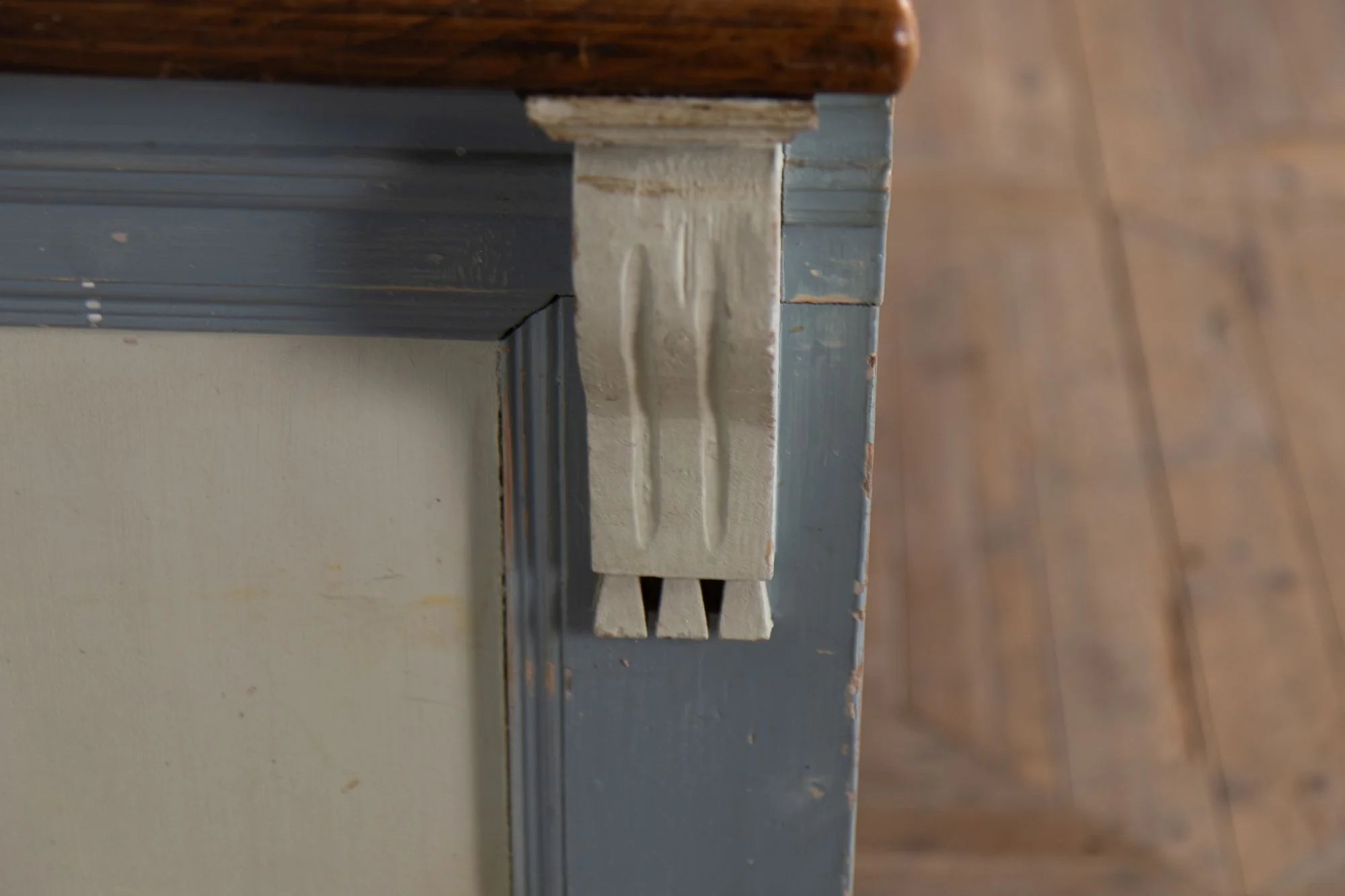 Vintage Kitchen Counter Island - Image 9