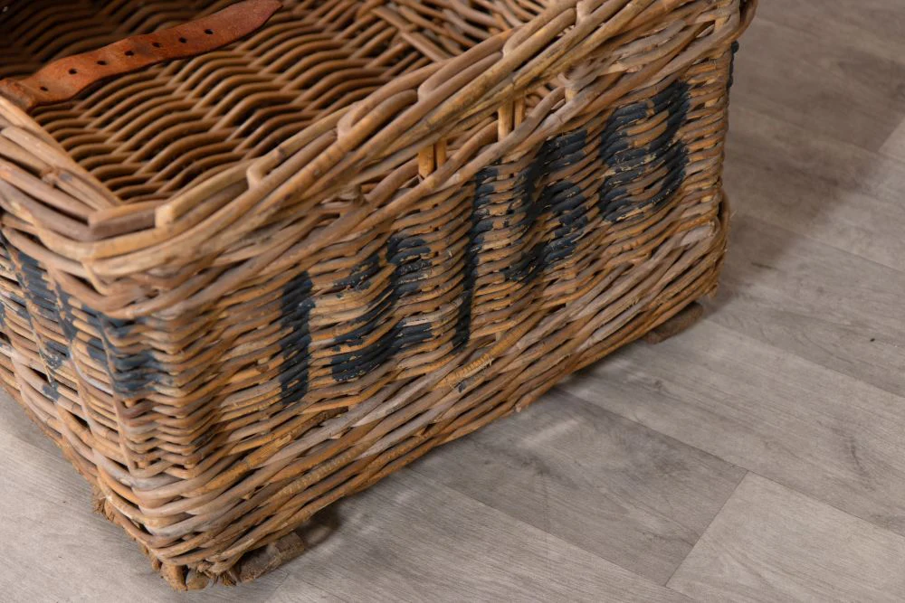 Vintage Brooklands Picnic Basket - Image 9
