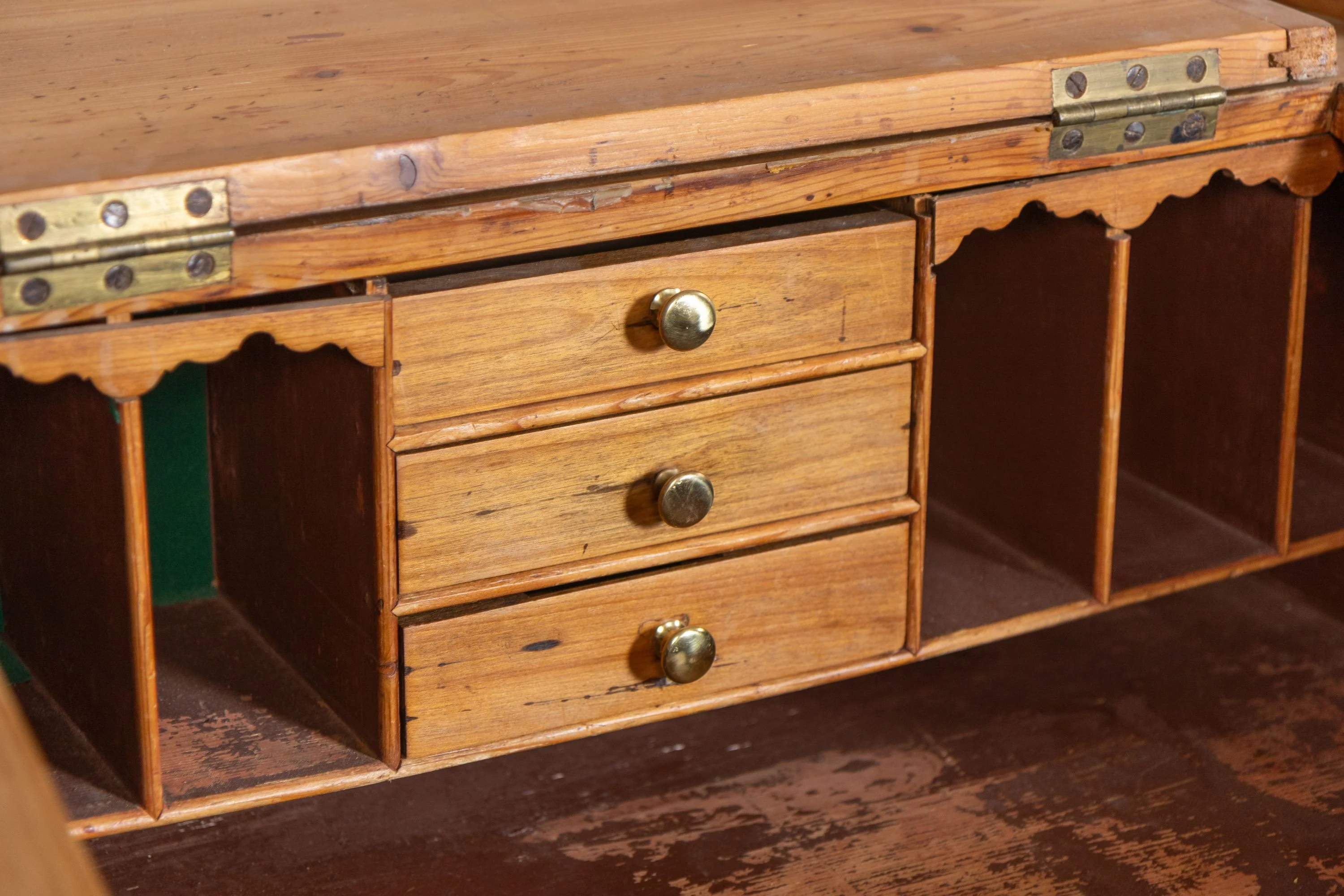 Vintage Pine Maître D' Stand with Sloping Desk - Image 5