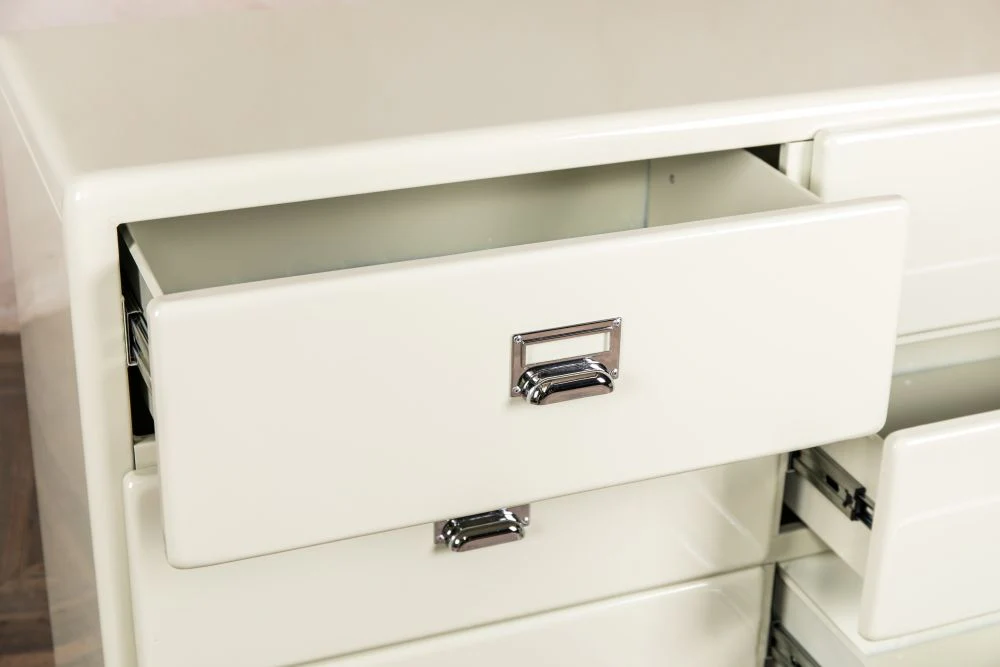 Vintage Style Chest of Drawers - Image 12
