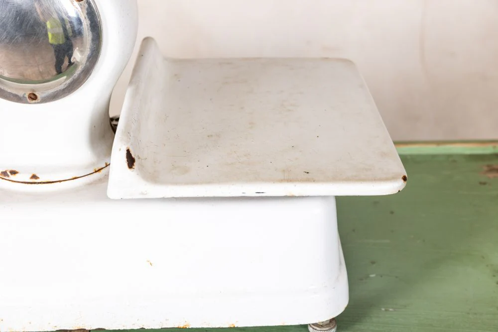 Vintage Weighing Scales - Image 10