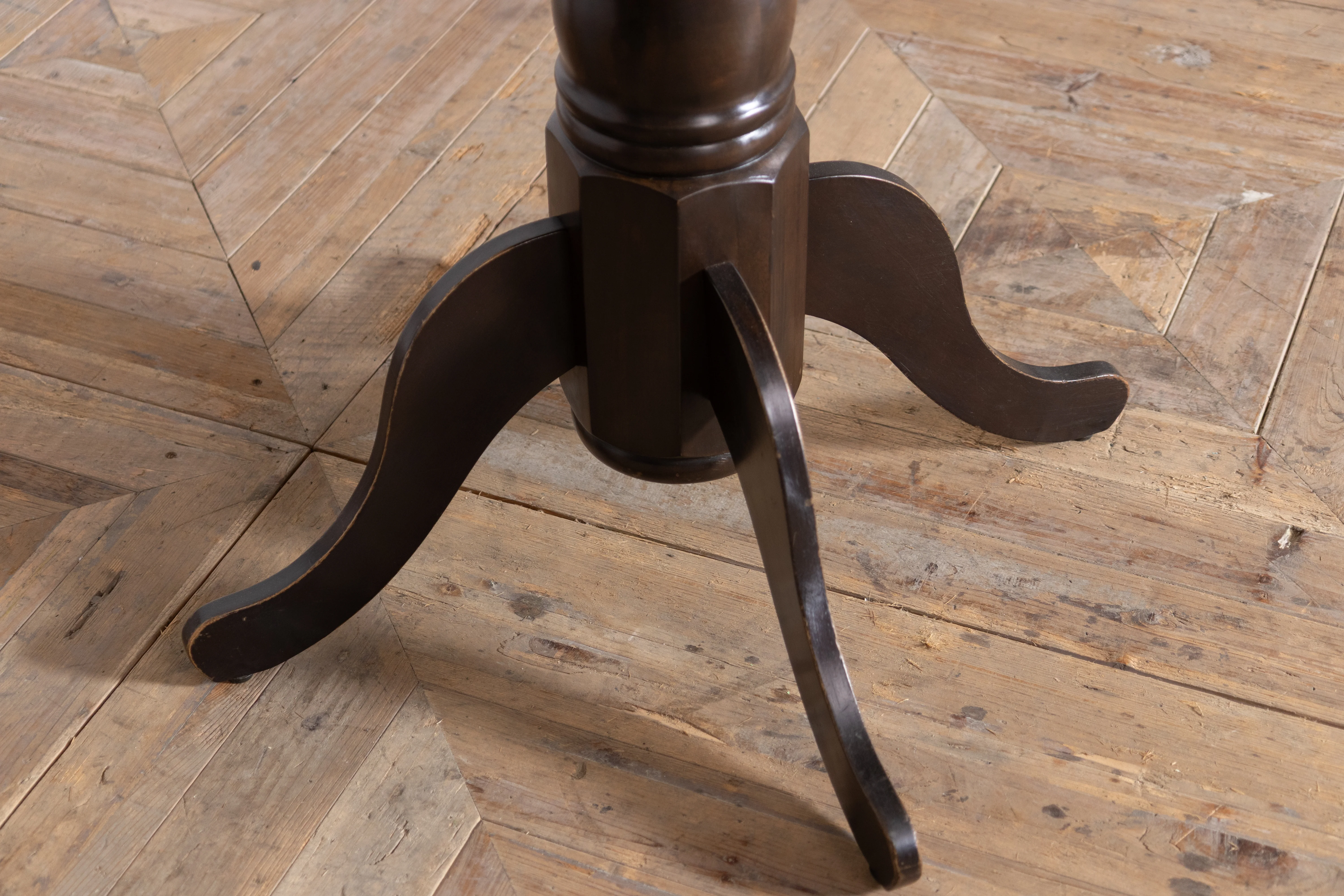 Wooden Bar and Pub Tables with Classic Designs - Image 18