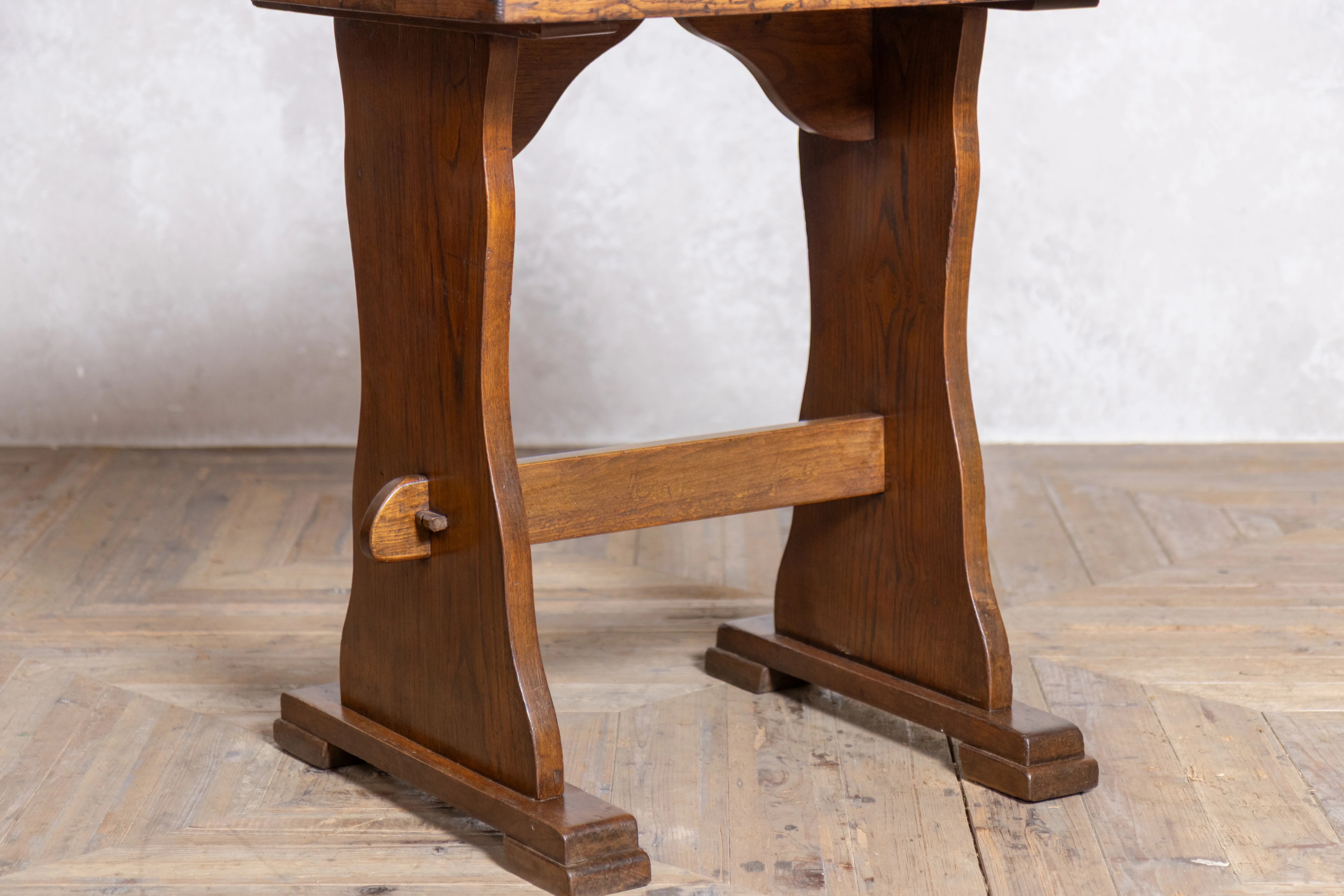 Wooden Bar and Pub Tables with Classic Designs - Image 69